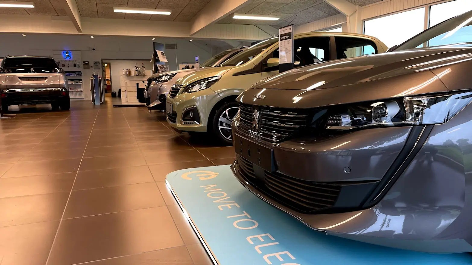 showroom-3-1565x880